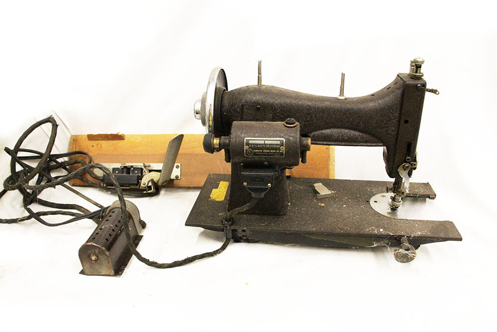Antique Domestic Sewing Machine ~1930's Model 151