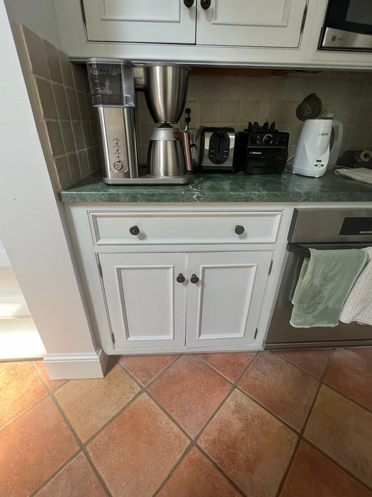 Traditional Inset White Cabinet Set W/ Banquette