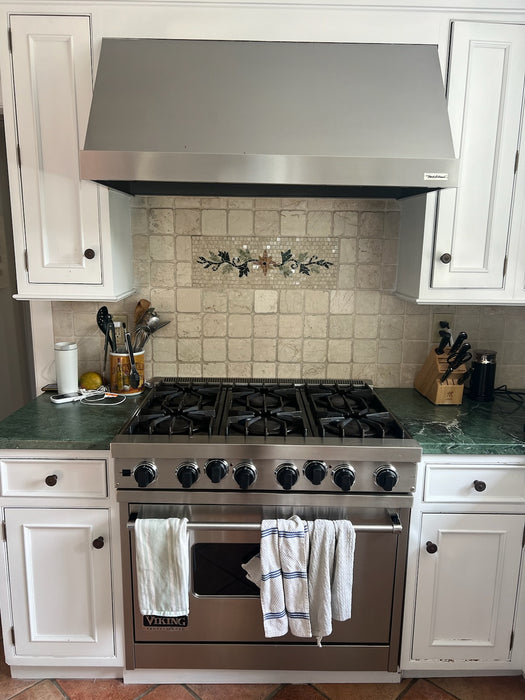 Traditional Inset White Cabinet Set W/ Banquette