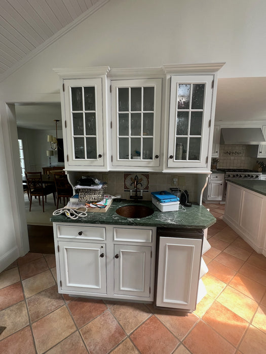 Traditional Inset White Cabinet Set W/ Banquette