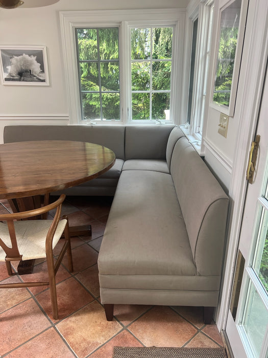 Traditional Inset White Cabinet Set W/ Banquette