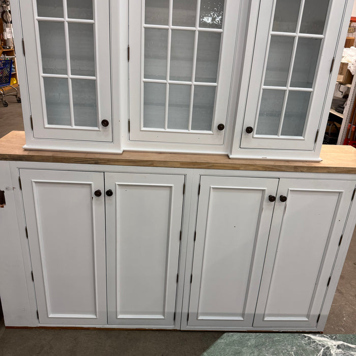 Traditional Inset White Cabinet Set W/ Banquette