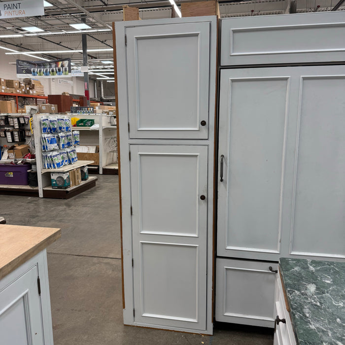 Traditional Inset White Cabinet Set W/ Banquette