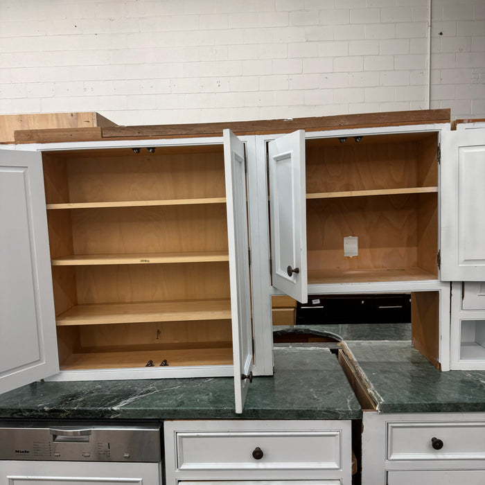 Traditional Inset White Cabinet Set W/ Banquette