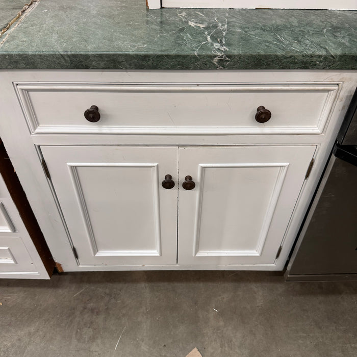 Traditional Inset White Cabinet Set W/ Banquette