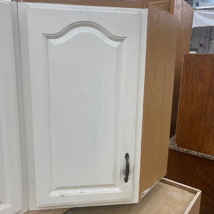 White Cathedral Arched Raised Panel Cabinet Set