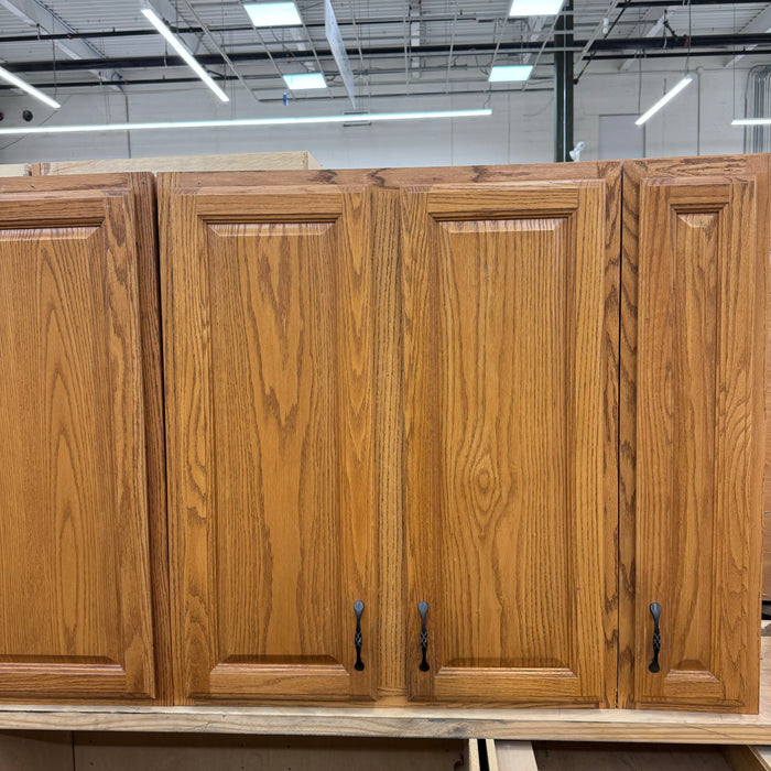 Kraft Maid Cabinetry Oak Finished Cabinet Set
