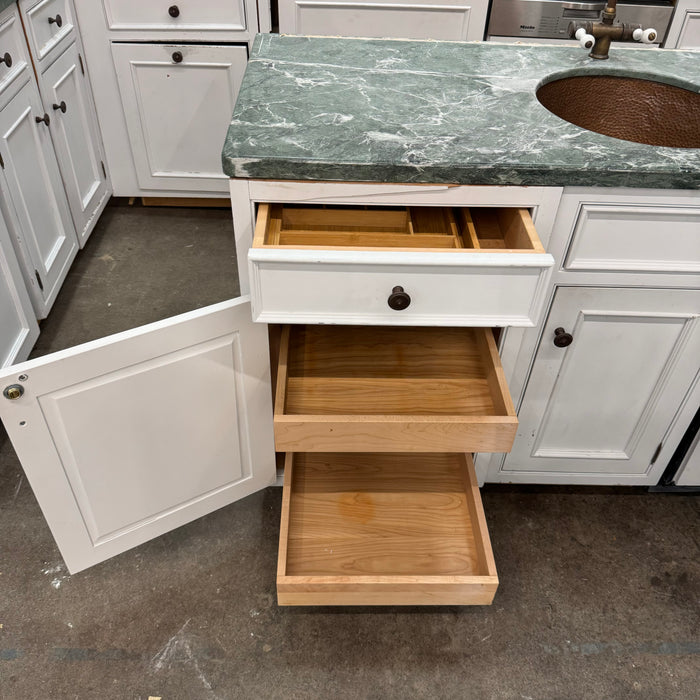 Traditional Inset White Cabinet Set W/ Banquette