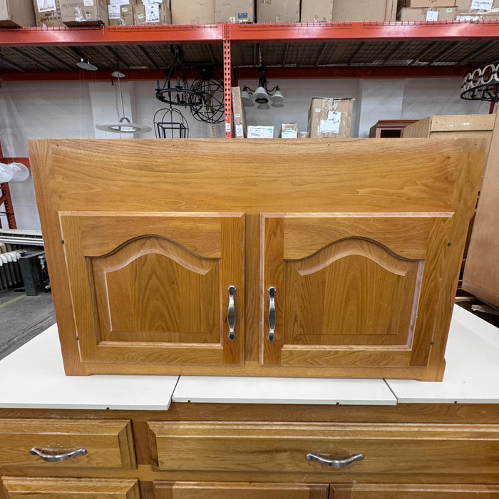 Oak Cathedral Arched Raised Panel Cabinet Set w/ Penninsula