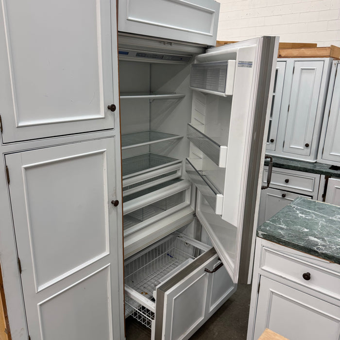 Traditional Inset White Cabinet Set W/ Banquette