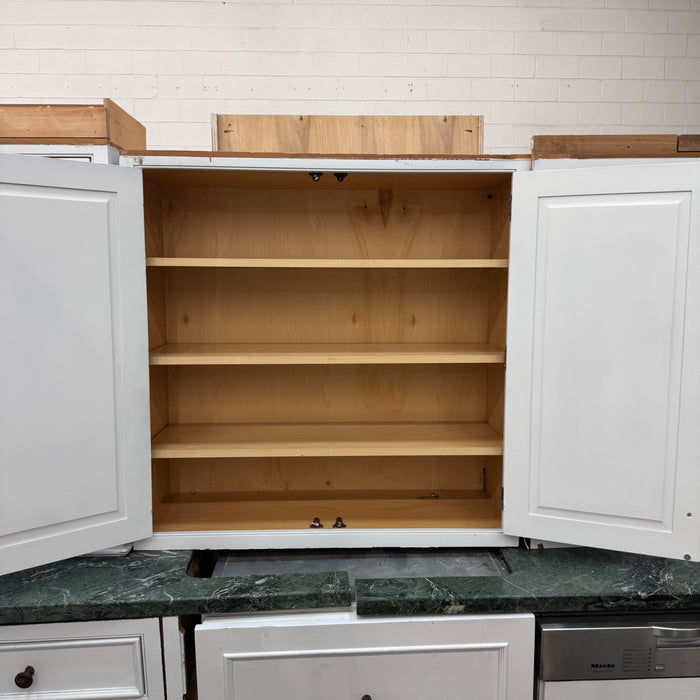 Traditional Inset White Cabinet Set W/ Banquette