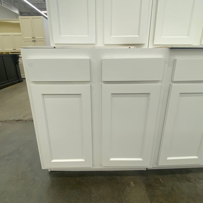 8-Piece White Shaker Style Cabinet Set