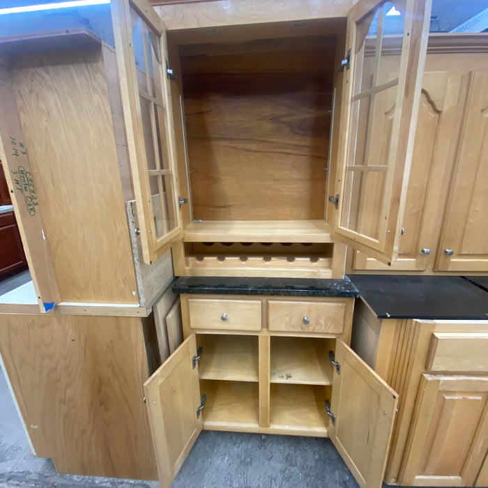 Cathedral Arched Raised Panel Honey Maple Cabinet Set