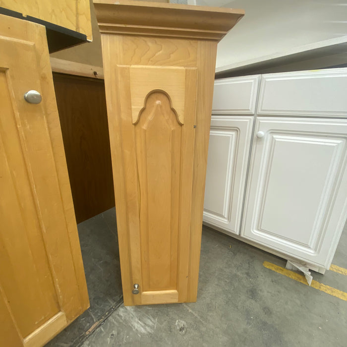Cathedral Arched Raised Panel Honey Maple Cabinet Set